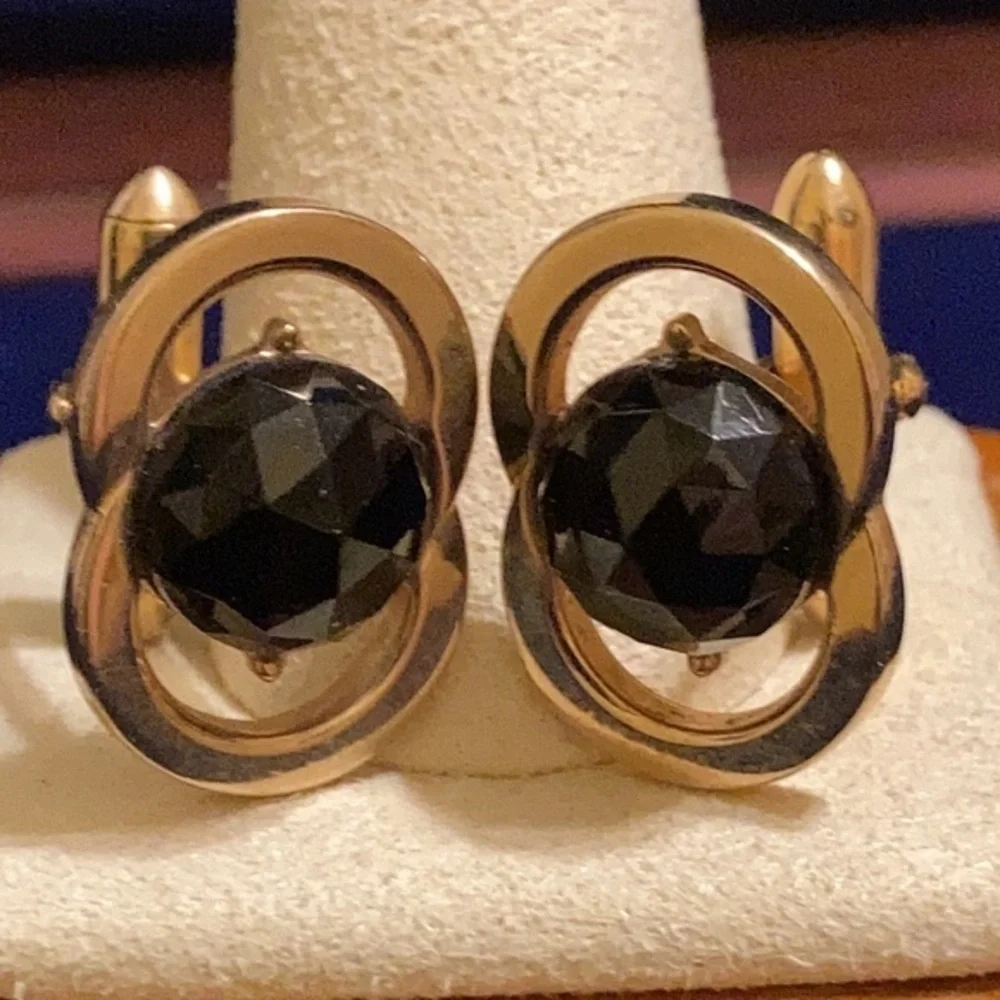 Vintage Swank gold tone cufflinks with faux onyx multifaceted gem